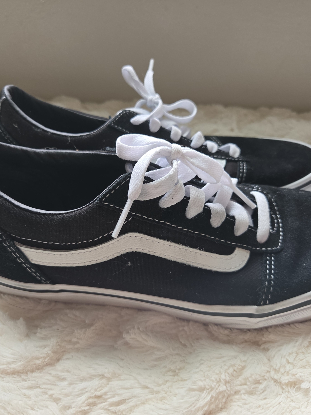 Vans Black and White Low-Top Skate Shoes - Picture 2 of 6